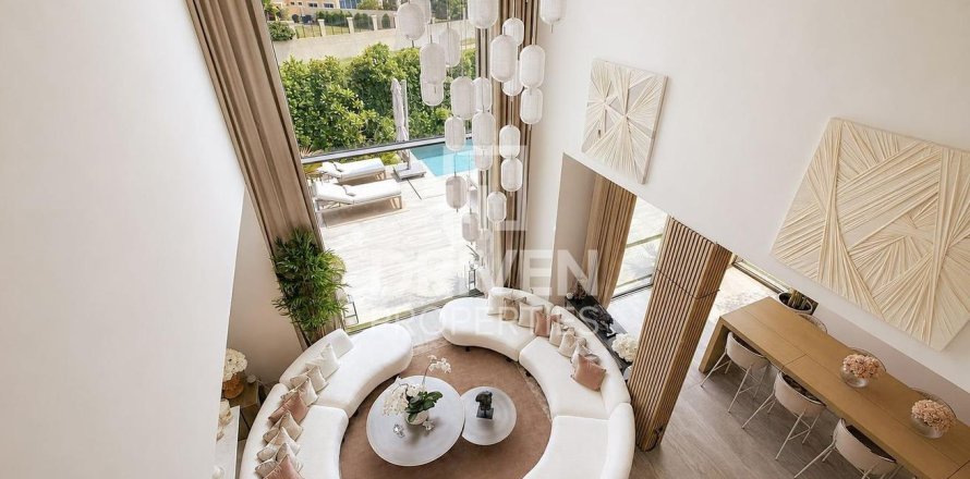 Villa in Jumeirah Islands, Dubai 4 bedrooms, 1001.68 sq.m. № 141102
