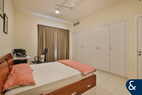 Купить виллу в Maeen, The Lakes, Дубай: 3 спальни, 208м², № 75929 - фото 9