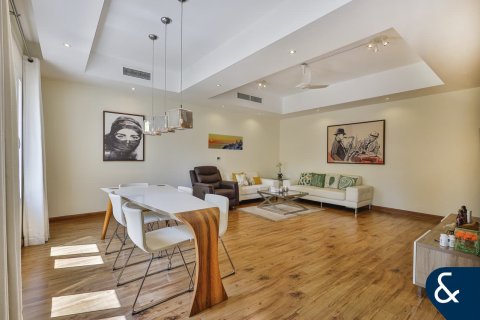 Купить виллу в Maeen, The Lakes, Дубай: 3 спальни, 208м², № 75929 - фото 7