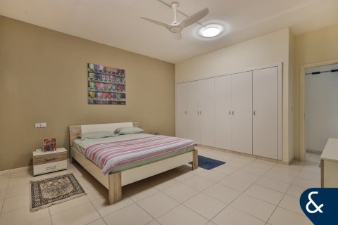 Купить виллу в Maeen, The Lakes, Дубай: 3 спальни, 208м², № 75929 - фото 11