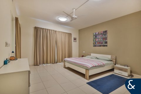 Купить виллу в Maeen, The Lakes, Дубай: 3 спальни, 208м², № 75929 - фото 10