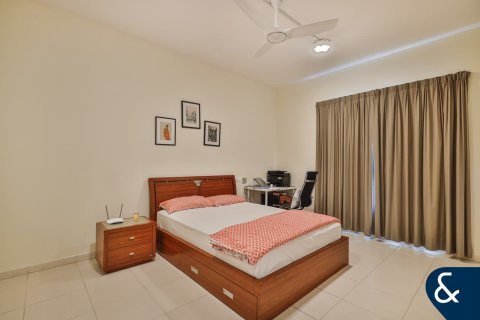 Купить виллу в Maeen, The Lakes, Дубай: 3 спальни, 208м², № 75929 - фото 8