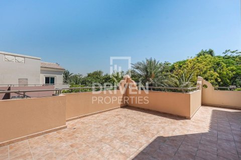 Villa in Victory Heights, Dubai Sports City, Dubai 4 bedrooms, 350.71 sq.m. № 126826 - photo 19