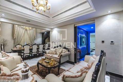Villa in Victory Heights, Dubai Sports City, Dubai 4 bedrooms, 350.71 sq.m. № 126826 - photo 2