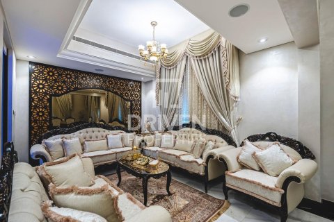 Villa in Victory Heights, Dubai Sports City, Dubai 4 bedrooms, 350.71 sq.m. № 126826 - photo 3
