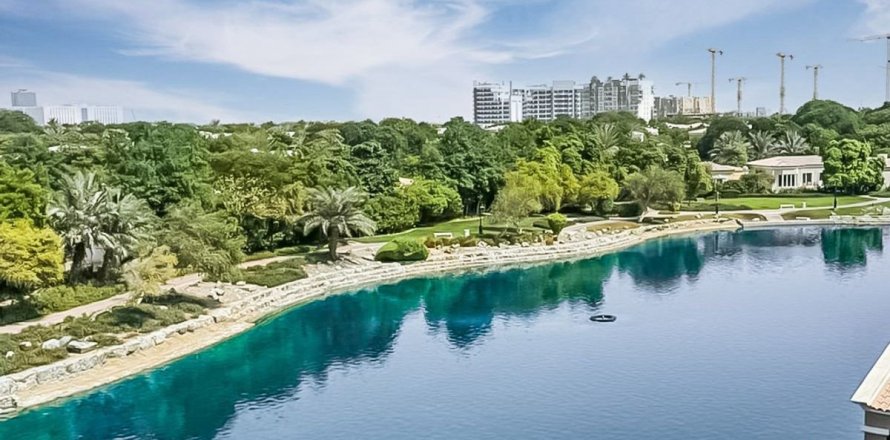 Квартира в Дубае, 3 спальни, 307.9м², № 55769