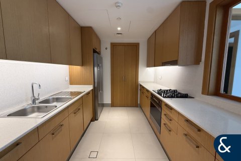 Снять в аренду квартиру в Даунтаун Дубай (Даунтаун Бурдж Дубай), Дубай: 3 спальни, 190м², № 98934 - фото 3