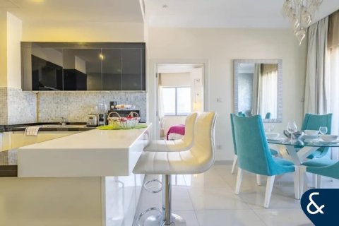 Снять в аренду квартиру в Даунтаун Дубай (Даунтаун Бурдж Дубай), Дубай: 1 спальня, 82м², № 98929 - фото 2