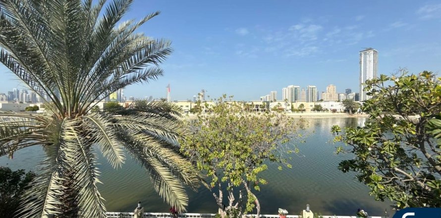 Villa en The Lakes, Dubai, 4 dormitorios, 324 m², № 88448