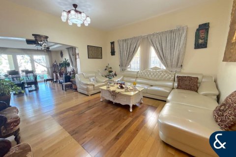 Villa en The Lakes, Dubai, 4 dormitorios, 324 m², № 88448 - foto 4