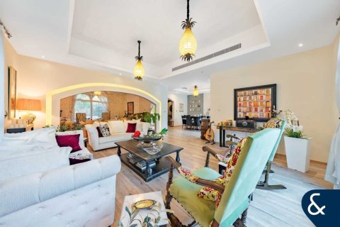 Villa in The Villa, Dubai 4 bedrooms, 372 sq.m. № 88439 - photo 2