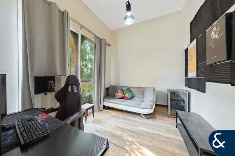 Villa in The Villa, Dubai 4 bedrooms, 372 sq.m. № 88439 - photo 7