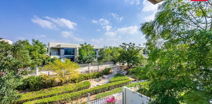 Townhouse in Dubai Hills Estate, Dubai 4 bedrooms, 290.5 sq.m. № 70514
