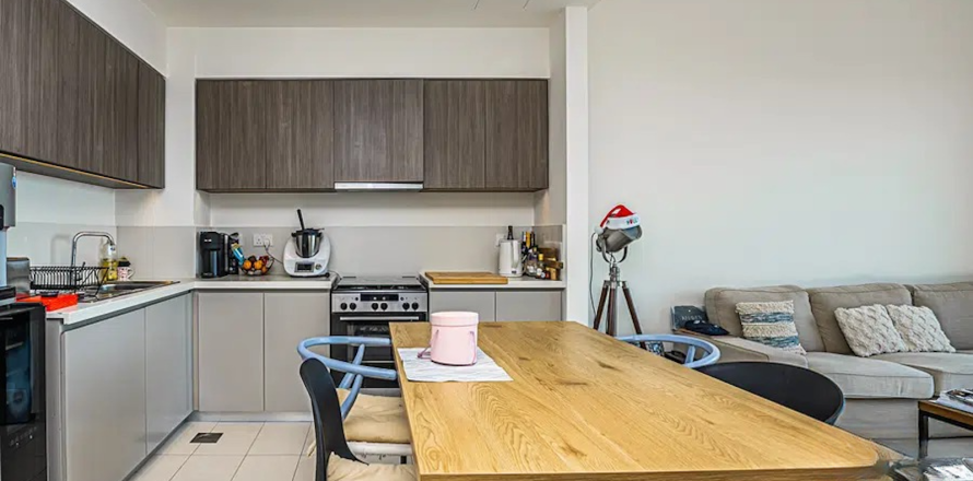 Appartement à Dubai, 2 chambres, 92 m², № 5534