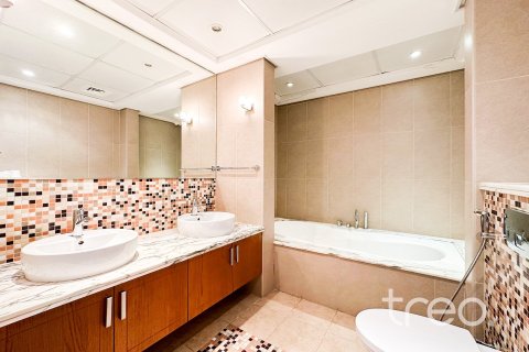Villa in Jumeirah Park, Dubai 3 bedrooms, 327.67 sq.m. № 119378 - photo 6