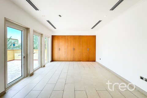 Villa in Jumeirah Park, Dubai 3 bedrooms, 327.67 sq.m. № 119378 - photo 5