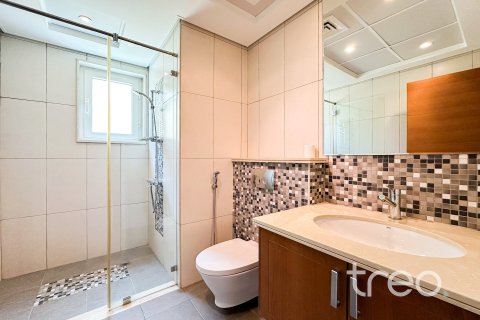 Villa in Jumeirah Park, Dubai 3 bedrooms, 327.67 sq.m. № 119378 - photo 10