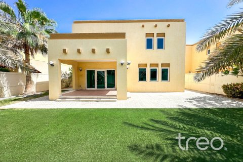 Villa in Jumeirah Park, Dubai 3 bedrooms, 327.67 sq.m. № 119378