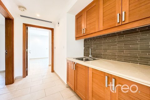 Villa in Jumeirah Park, Dubai 3 bedrooms, 327.67 sq.m. № 119378 - photo 11