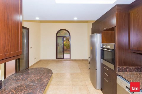 Adosado en Dubai, 4 dormitorios, 309.4 m², № 89213 - foto 5