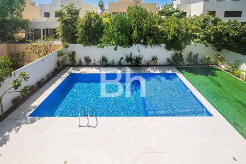 Villa à Dubai, 5 chambres, 935 m², № 57759 - photo 6