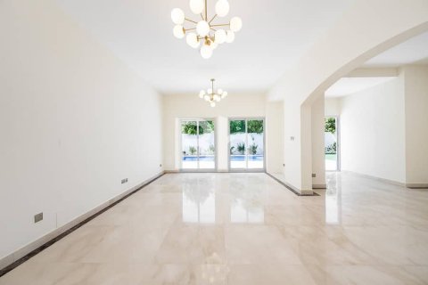 Villa à Dubai, 5 chambres, 935 m², № 57759 - photo 24