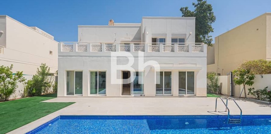 Villa à Dubai, 5 chambres, 935 m², № 57759
