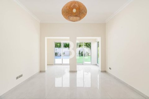 Villa à Dubai, 5 chambres, 935 m², № 57759 - photo 10