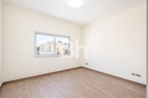 Villa à Dubai, 5 chambres, 935 m², № 57759 - photo 8
