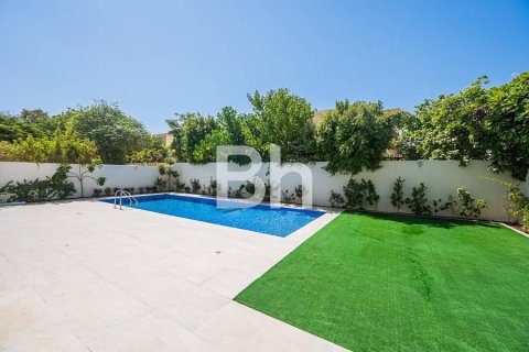 Villa à Dubai, 5 chambres, 935 m², № 57759 - photo 5