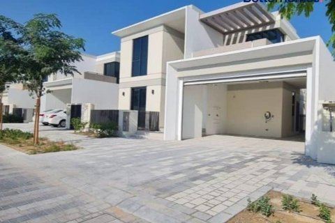 Villa in Tilal Al Ghaf, Dubai 4 bedrooms, 433 sq.m. № 57748 - photo 1