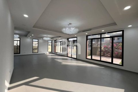 Villa en Al Furjan, Dubai, 5 dormitorios, 600 m², № 57762 - foto 2