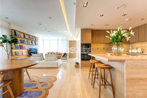 Купить квартиру в The Views, Дубай: 2 спальни, 130м², № 43777 - фото 1