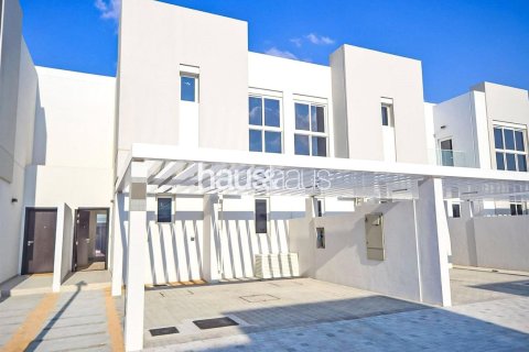 Adosado en Arabella Townhouses, Mudon, Dubai, 3 dormitorios, 142 m², № 43775 - foto 1