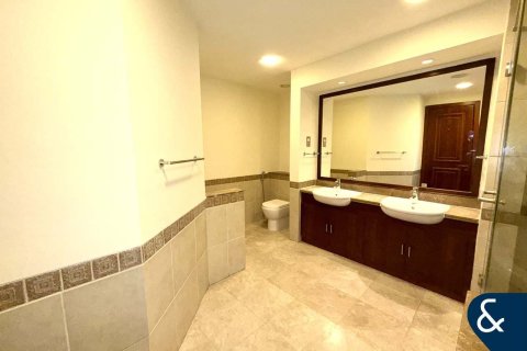 Apartment in The Fairmont Palm Residence North, Palm Jumeirah, Dubai 1 bedroom, 120 sq.m. № 98959 - photo 11
