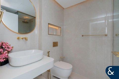 Apartment in Downtown Dubai (Downtown Burj Dubai), Dubai 3 bedrooms, 193 sq.m. № 98956 - photo 16