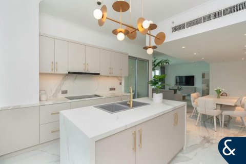 Apartment in Downtown Dubai (Downtown Burj Dubai), Dubai 3 bedrooms, 193 sq.m. № 98956 - photo 6