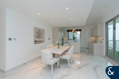 Apartment in Downtown Dubai (Downtown Burj Dubai), Dubai 3 bedrooms, 193 sq.m. № 98956 - photo 3