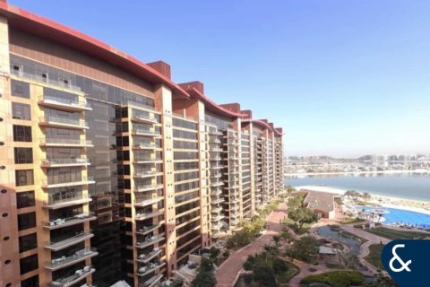 Apartment in Tiara Residences, Palm Jumeirah, Dubai 3 bedrooms, 228 sq.m. № 98958