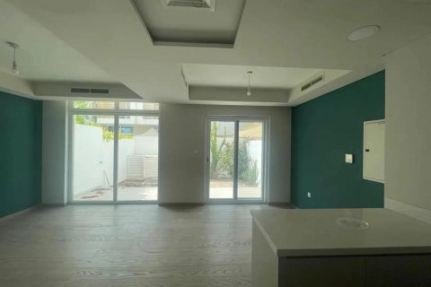Villa à Dubai, 3 chambres, 192 m², № 24131 - photo 1