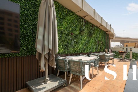 Tienda en Dubai Marina, Dubai, 81 m², № 39043 - foto 1
