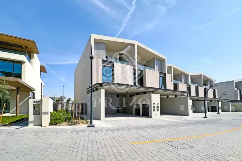 Adosado en Dubai, 4 dormitorios, 540 m², № 109955