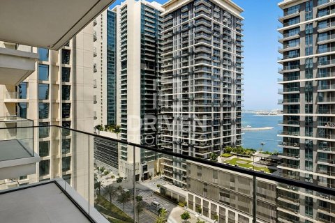 Apartment in EMAAR Beachfront, Dubai Harbour, Dubai 1 bedroom, 73.02 sq.m. № 128768