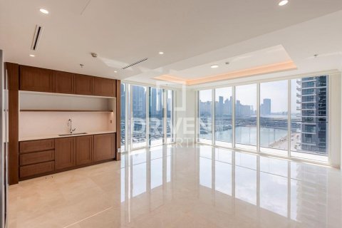 Apartment in EMAAR Beachfront, Dubai Harbour, Dubai 3 bedrooms, 178.19 sq.m. № 128771