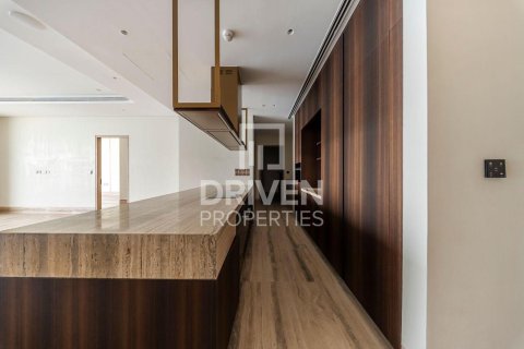 Apartment in The Crescent, Palm Jumeirah, Dubai 2 bedrooms, 205.22 sq.m. № 128766 - photo 7