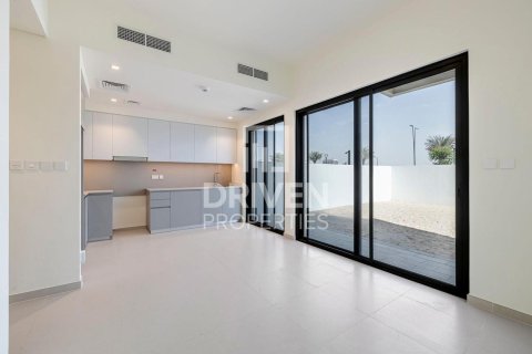Villa in EMAAR South, Dubai South (Dubai World Central), Dubai 3 bedrooms, 156.73 sq.m. № 128765 - photo 2