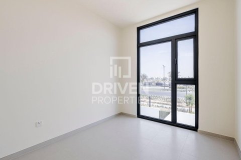 Villa in EMAAR South, Dubai South (Dubai World Central), Dubai 3 bedrooms, 156.73 sq.m. № 128765 - photo 12
