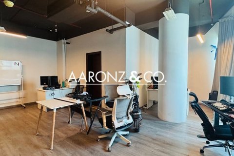 Office in Business Bay, Dubai 61 sq.m. № 94339 - photo 2