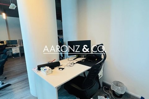 Office in Business Bay, Dubai 61 sq.m. № 94339 - photo 7