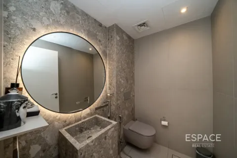 Villa in Jumeirah Park, Dubai 4 bedrooms, 328 sq.m. № 122772 - photo 8